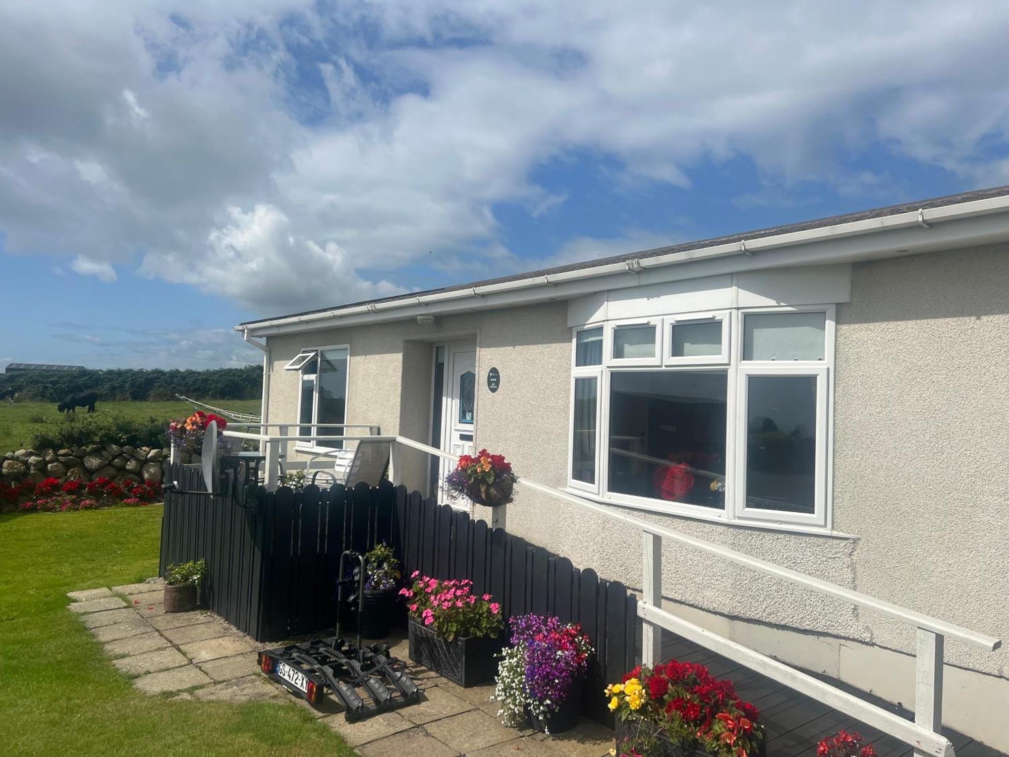 Moneydarragh Cottage With Uninterrupted Mountain And Sea Views- Hot Tub Available For Hire Annalong Экстерьер фото
